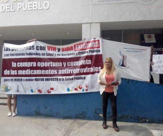 1 Protestan pacientes con VIH - copia