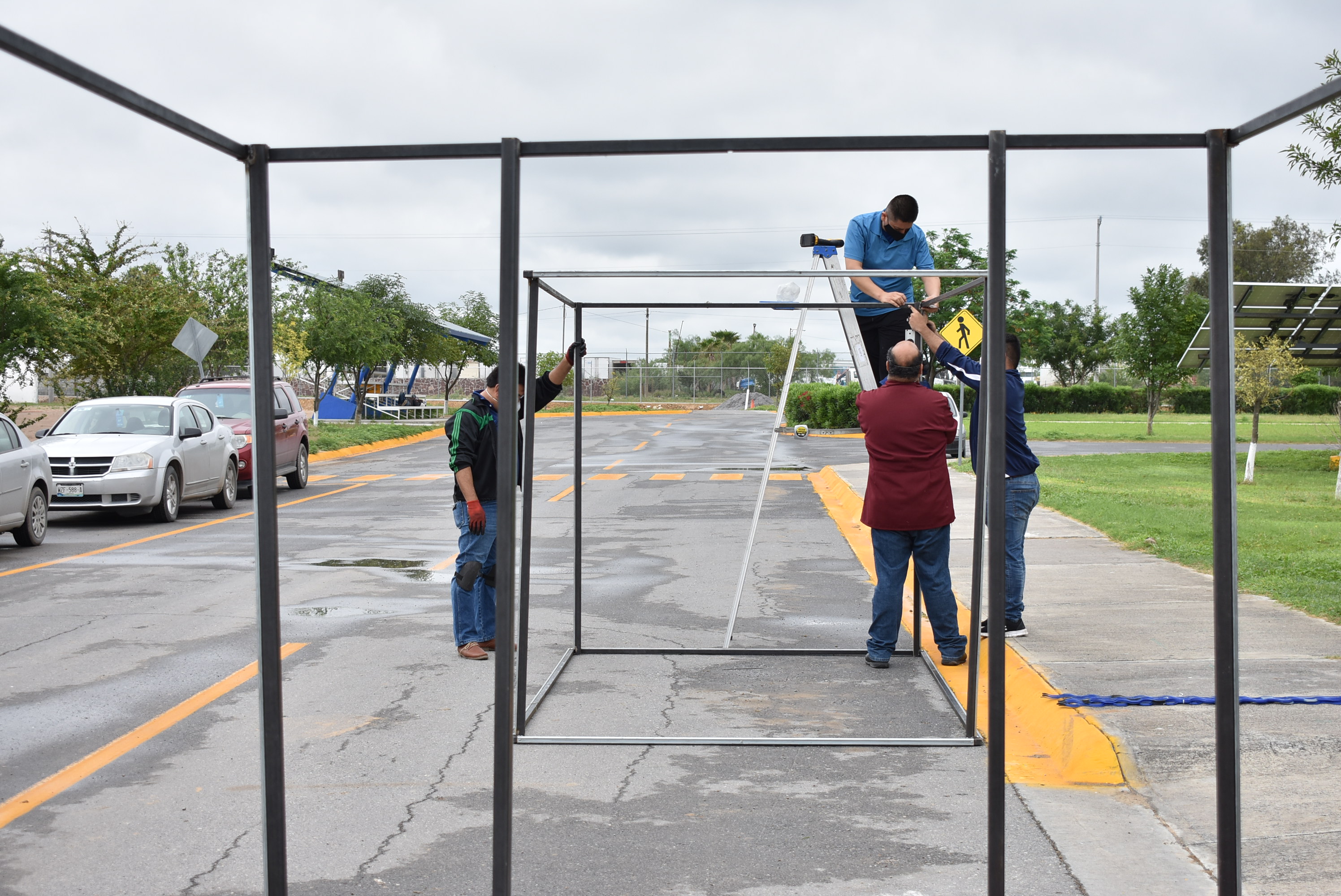 2 20 Ab-COnstruyen túneles sanitizantes en Universidad TEcnológican (2)