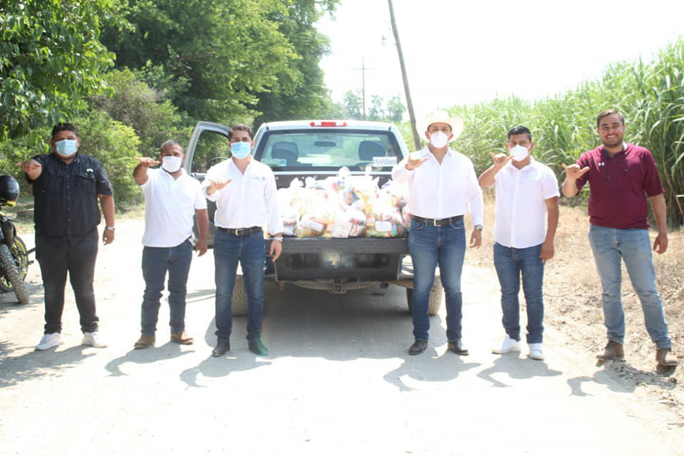 2 Jóvenes Tamaulipas entrega apoyos alimentarios en comunidades de Gómez Farías (1)