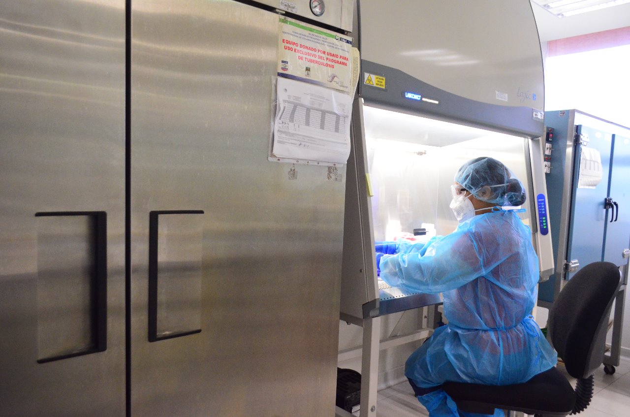 2 Pide Salud seguir luchando contra el COVID-19, para disminuir picos epidémicos.