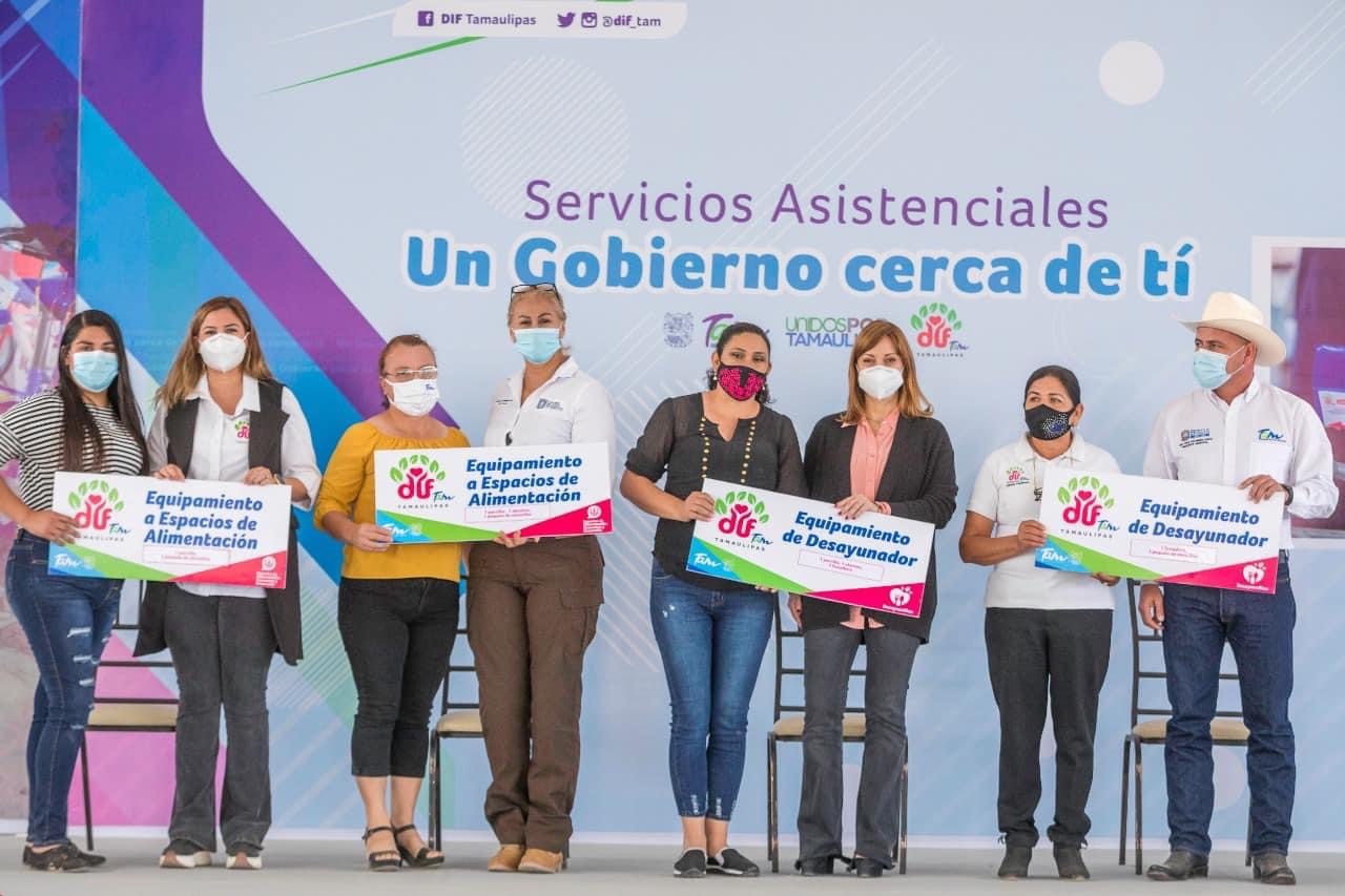 2 DIF-016-2021.-Mariana Gómez lleva Un Gobierno Cerca de Ti a familias de Burgos (4)