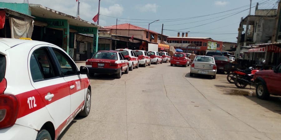 2 taxis