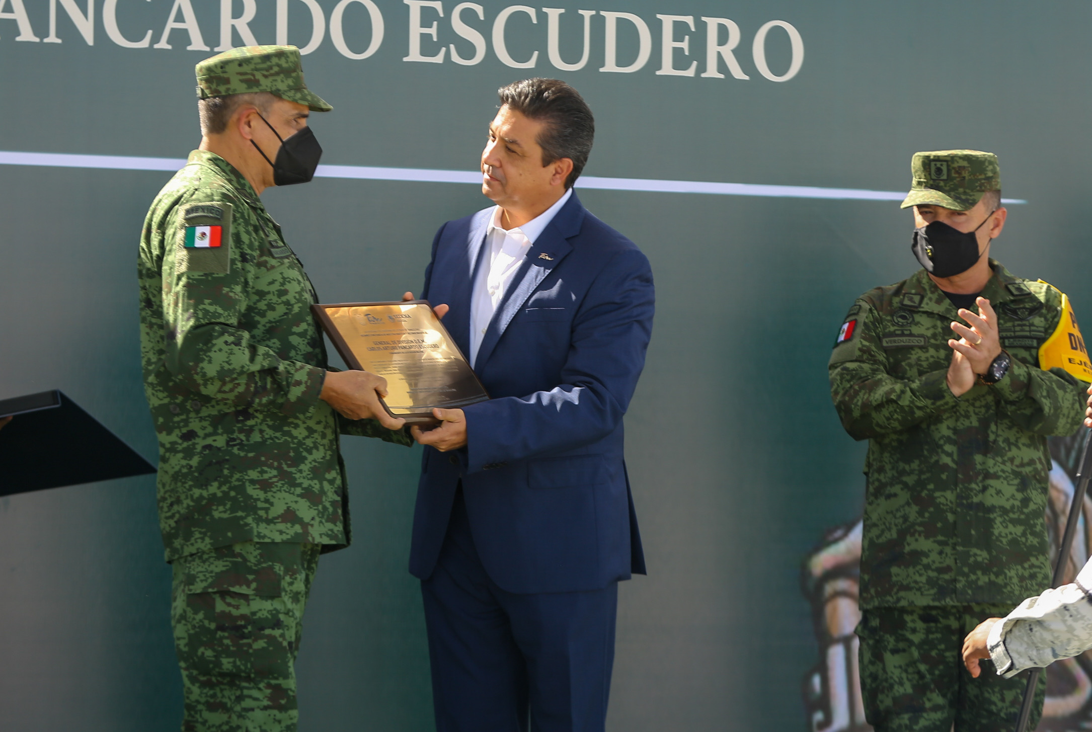 2 Reconoce Gobernador Cabeza de Vaca la labor del Ejército Mexicano en Tamaulipas. (1)
