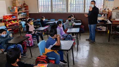 2 ALUMNOS SIN CONTAGIO