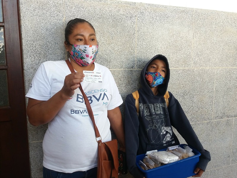 2 Mujer vende