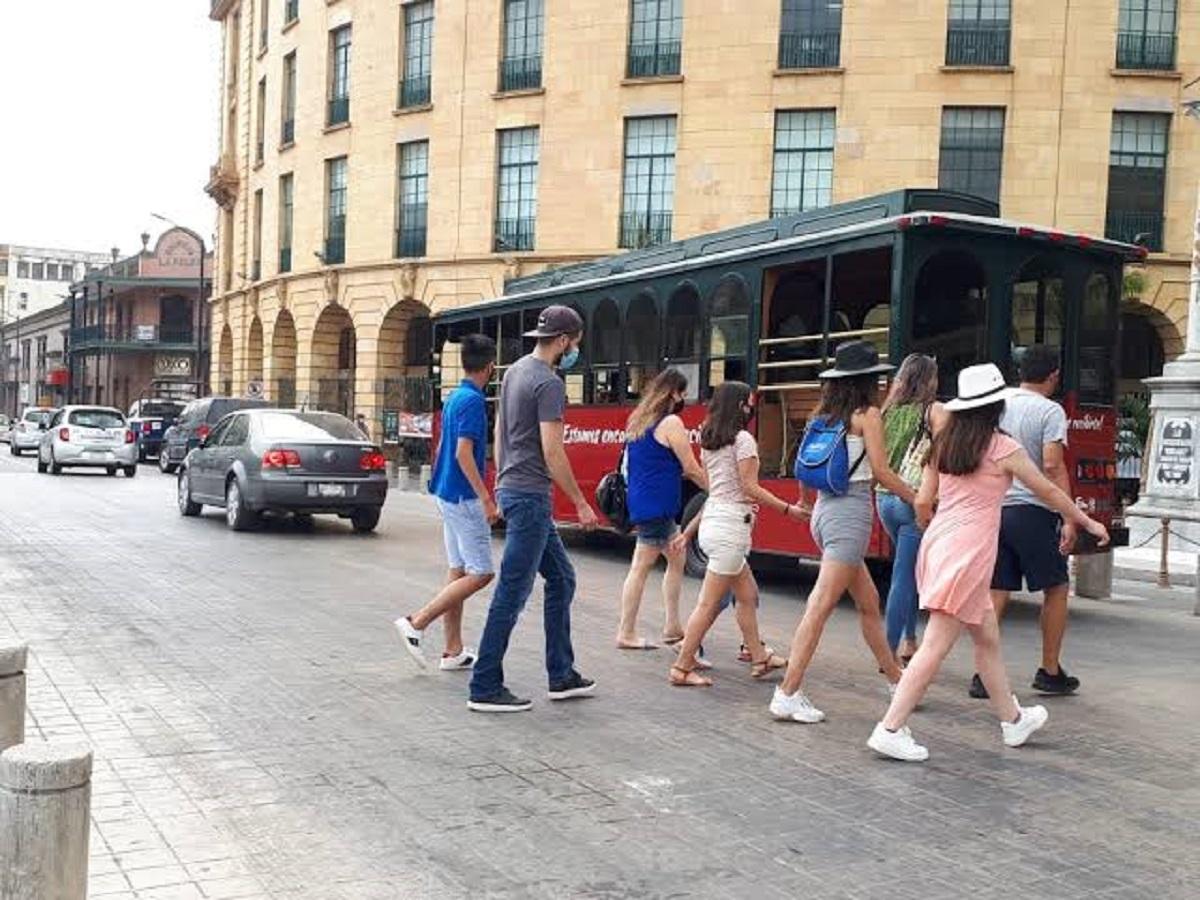 1 TURISTAS