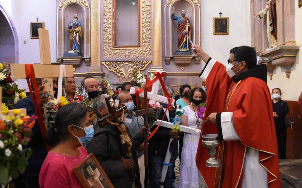 Sin trabajo celebran albañiles el Día de la Santa Cruz – LA RED DE ALTAMIRA