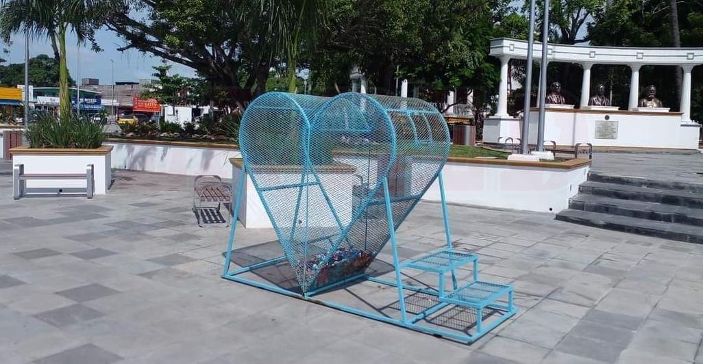 1 - Roban las tapitas