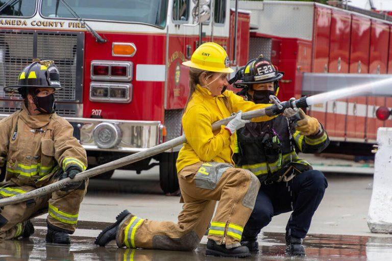 3 BOMBERAS