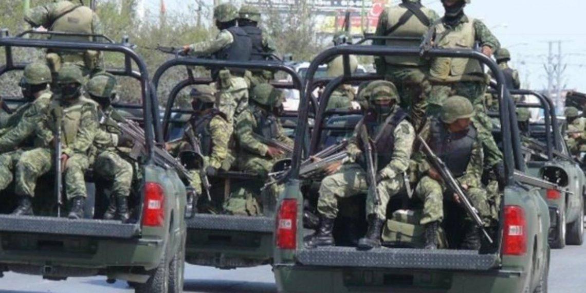 3 MILITARES