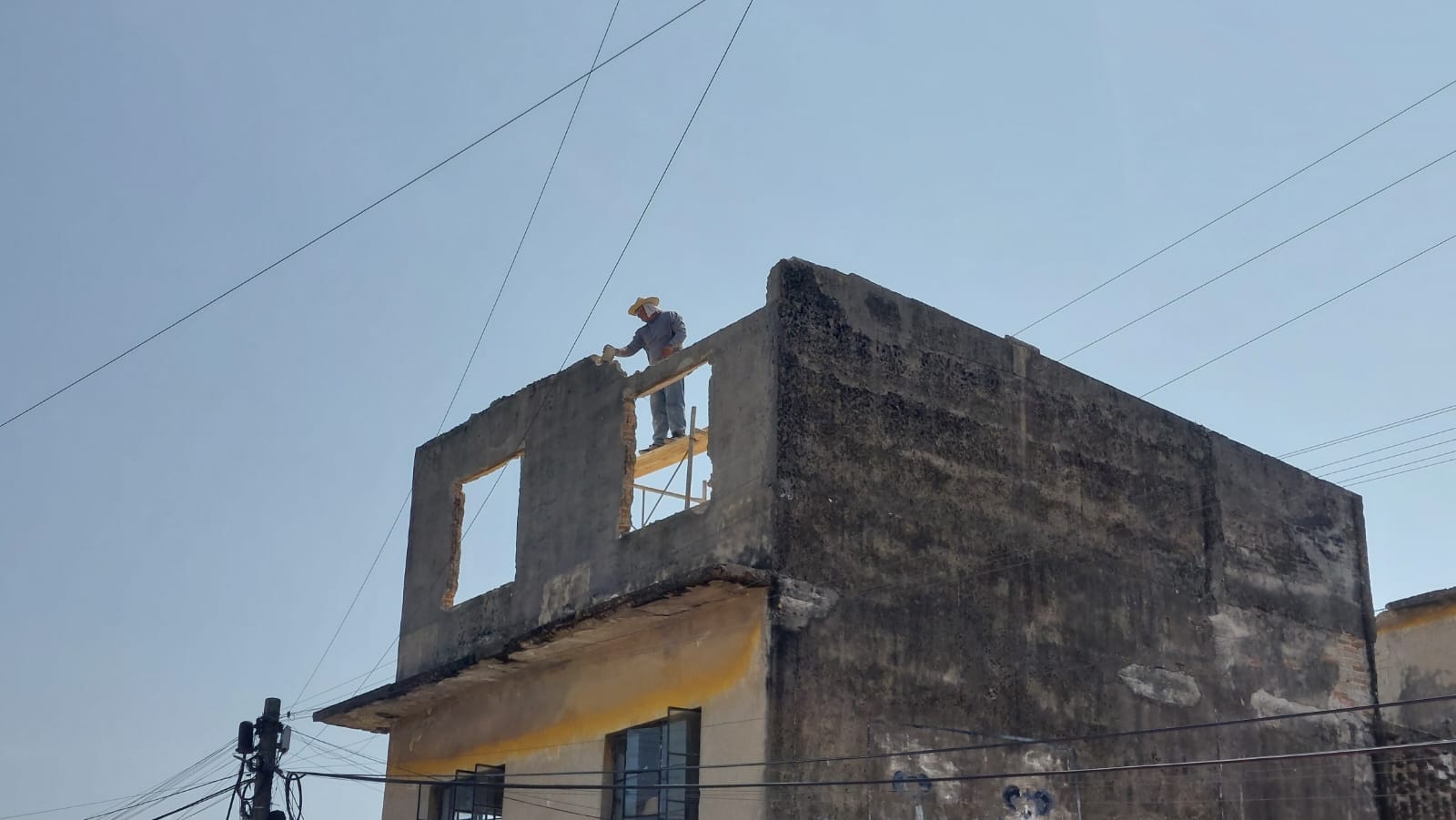 3 Piden a trabajadores