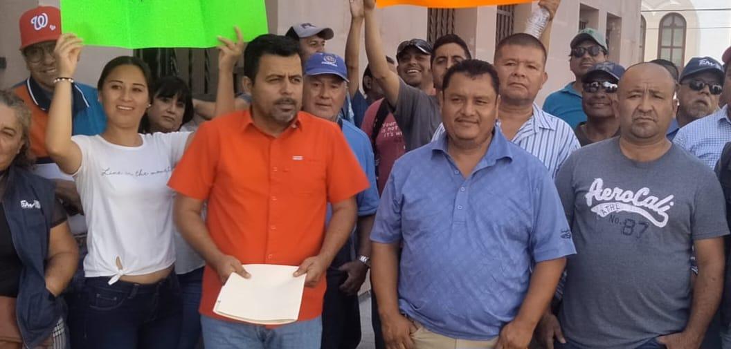 4 EMPLEADOS