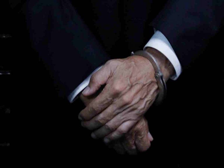 Dan seis años de prisión a fundado