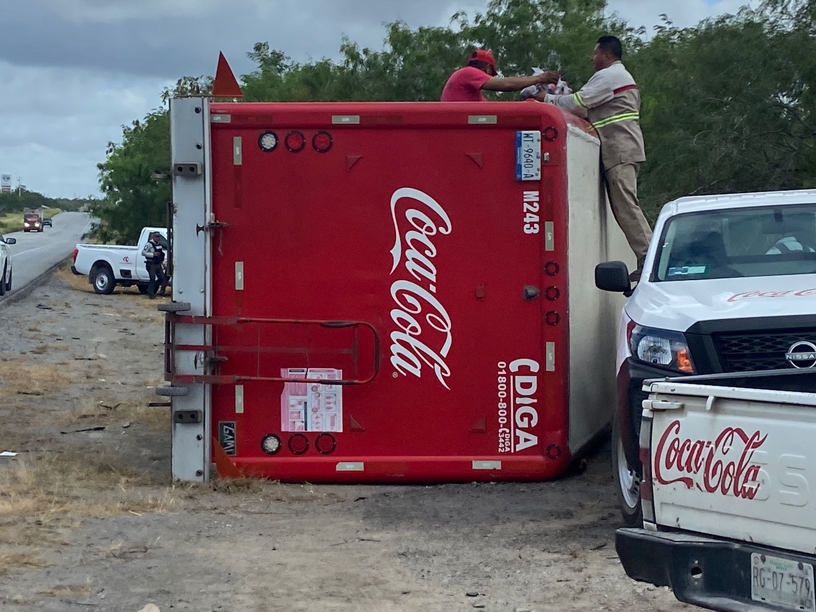 4 COCA COLA