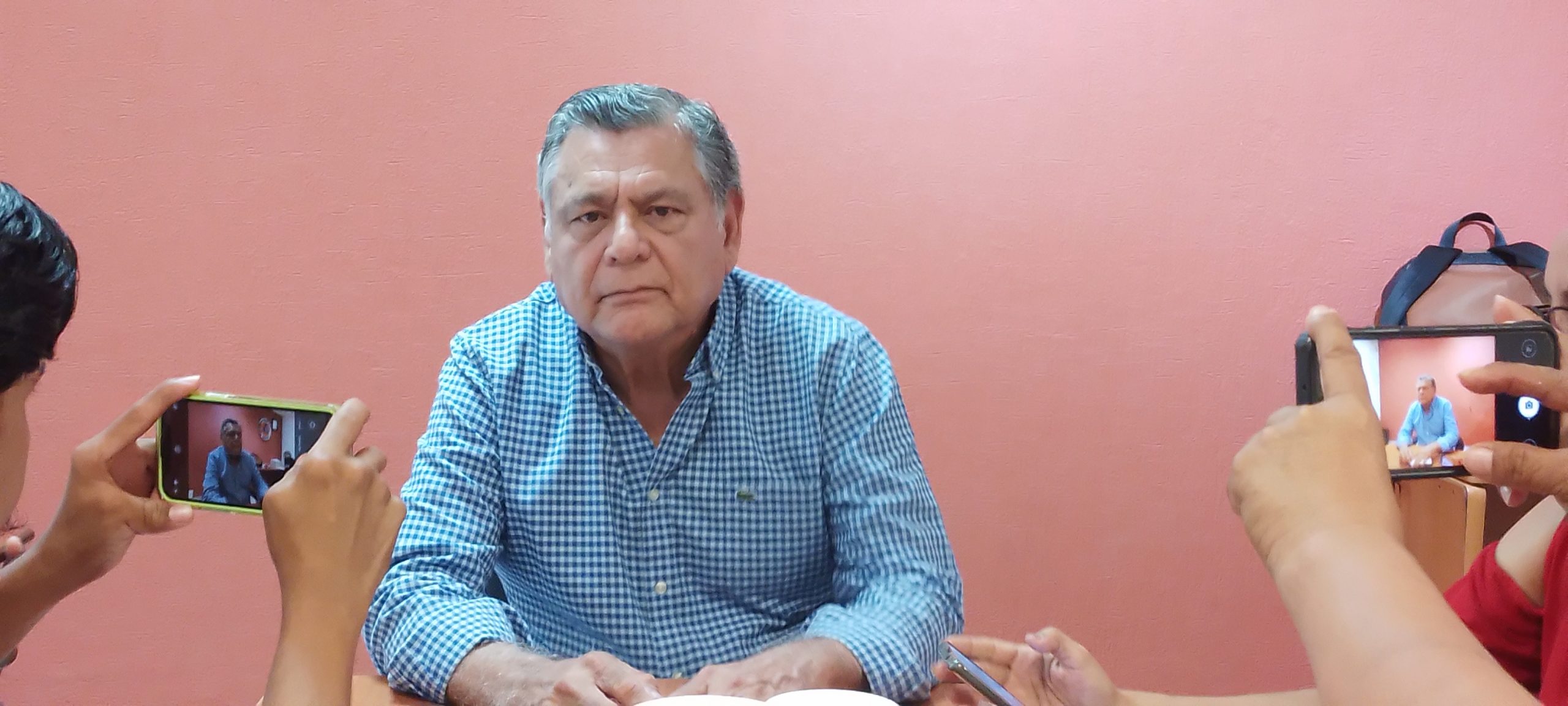 2 Llega nuevo director