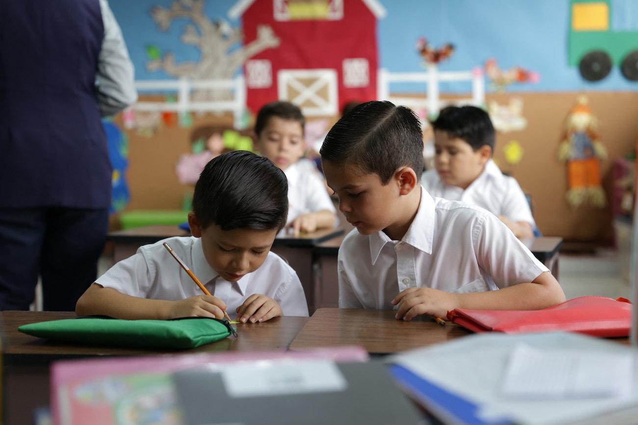 2 NIÑOS
