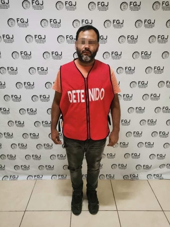 3 DETENIDO
