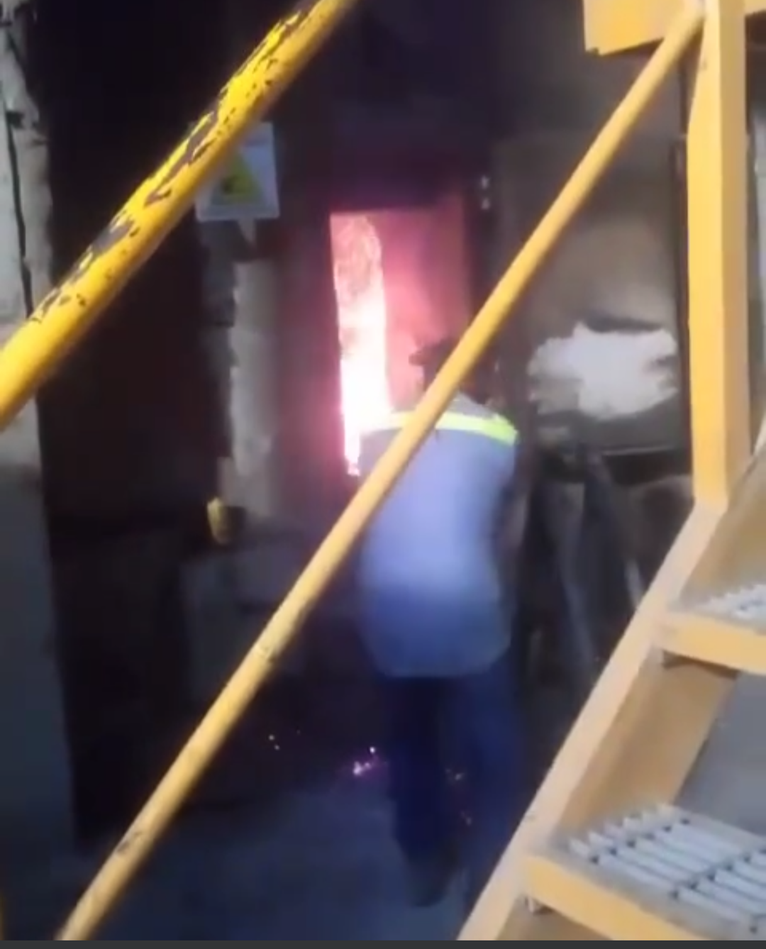 4 VIDEO