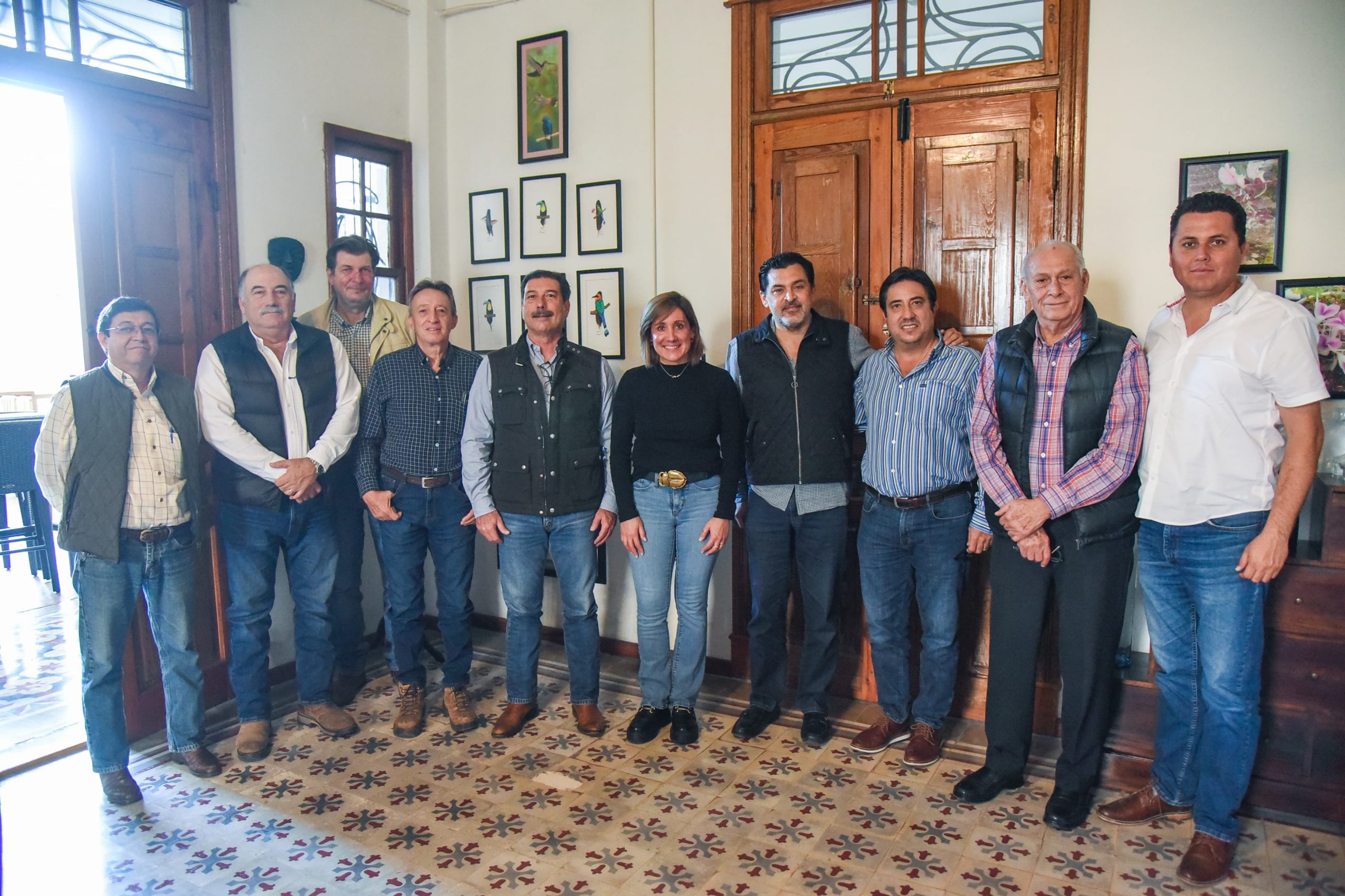 1 GANADEROS