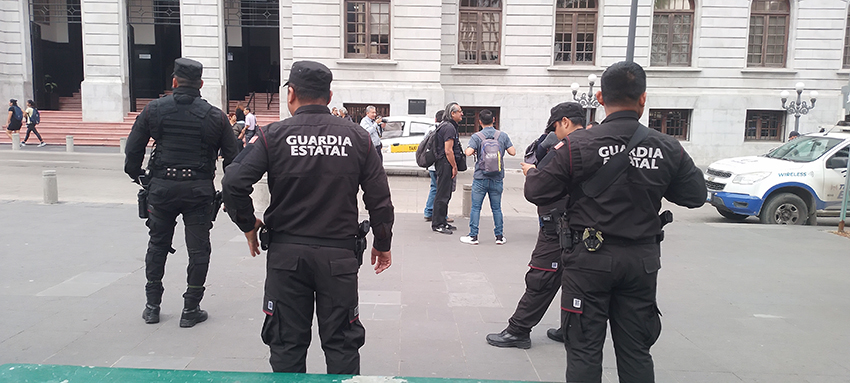 2 Solicitará