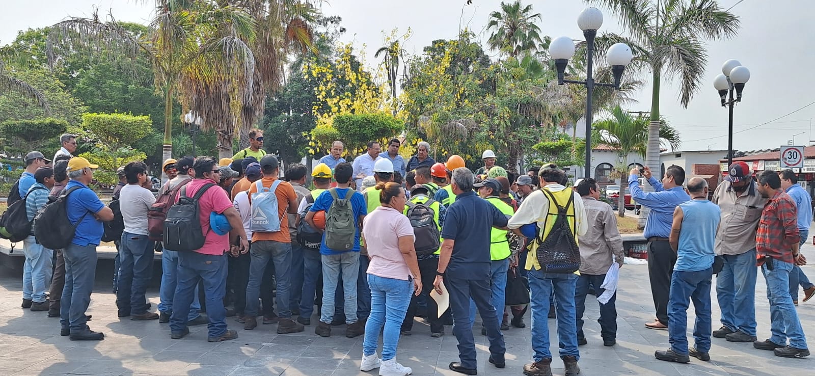 1 TRABAJADORES