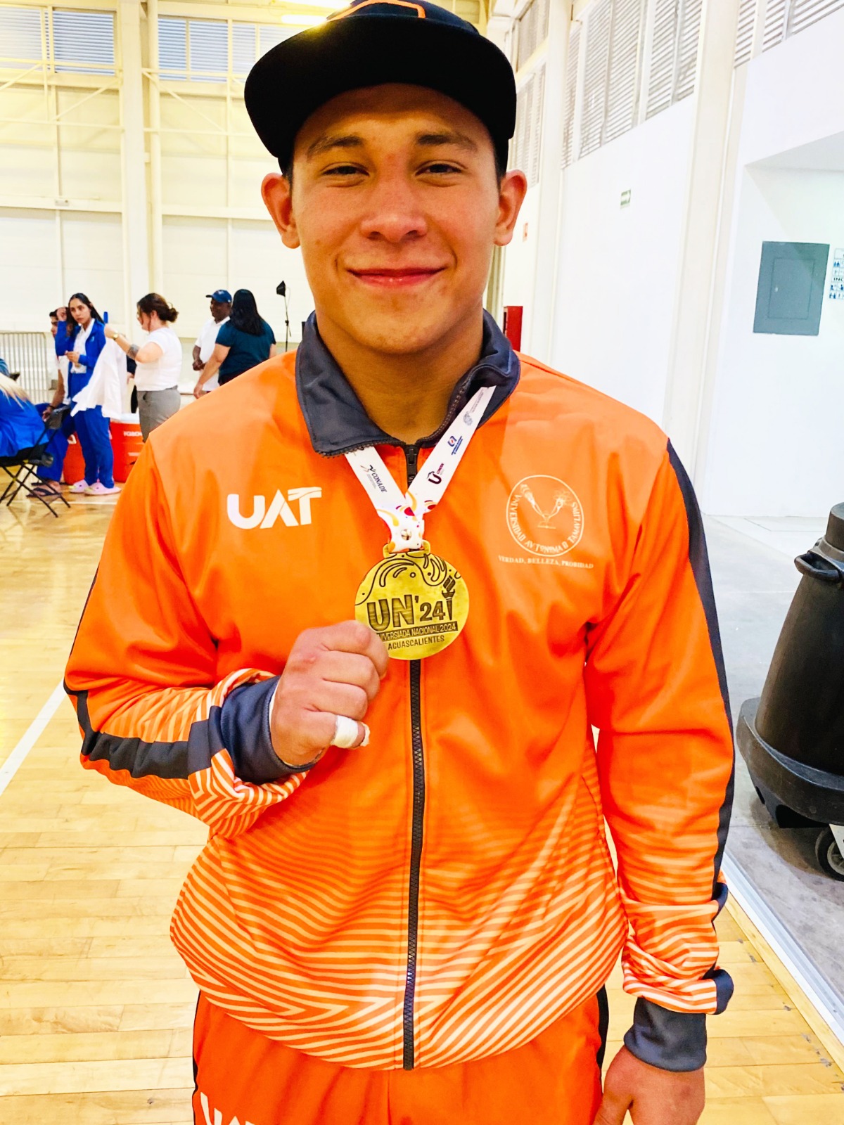 2 Más oro