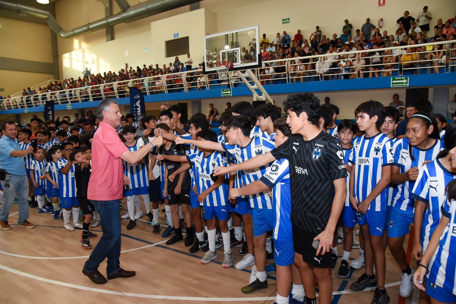 1 SE ALCANZA