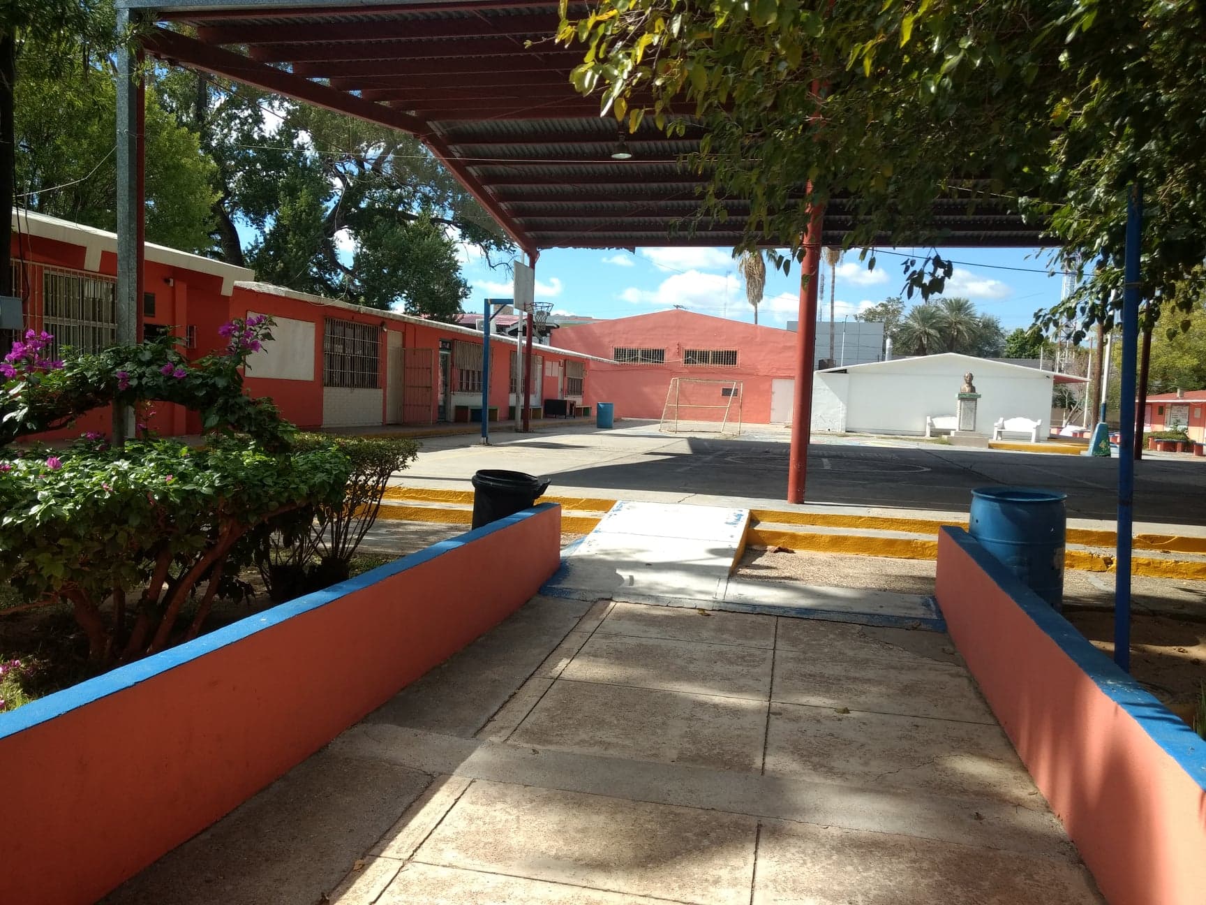 1 ESCUELAS