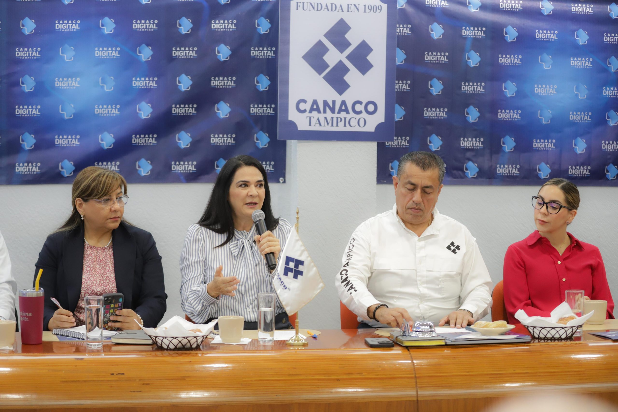 1 EXPONE