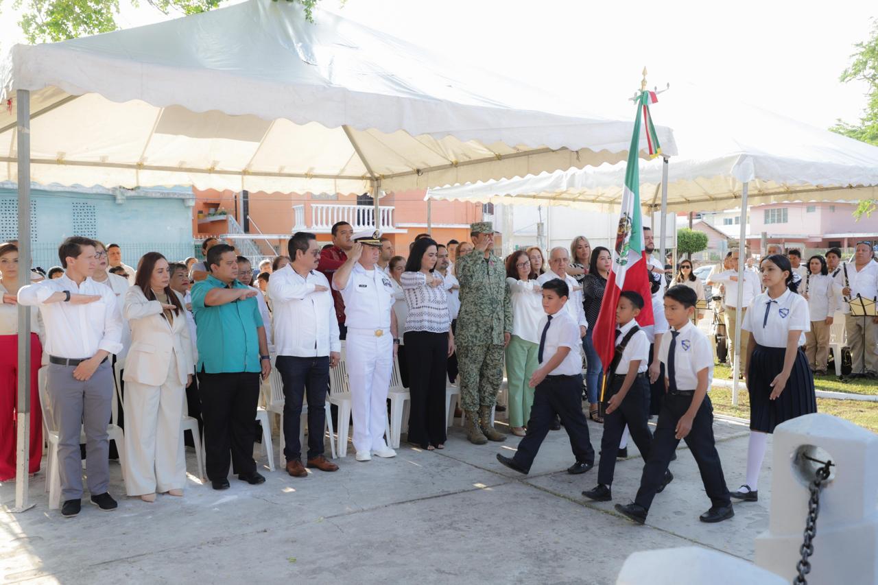 2 SALUDOS A LA BANDERA