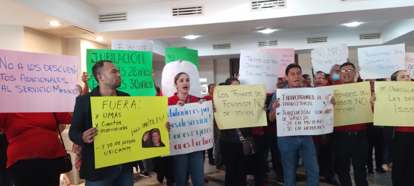 4 DOCENTES