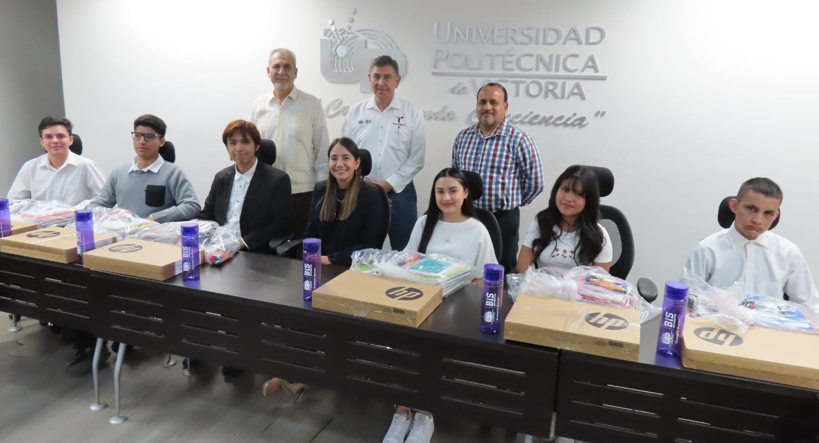 6 BECAS