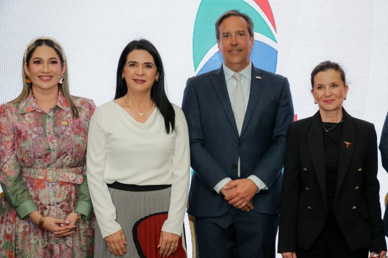 1 MONICA FOTO PRINCIPAL