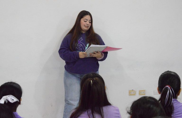 2 MUJERES