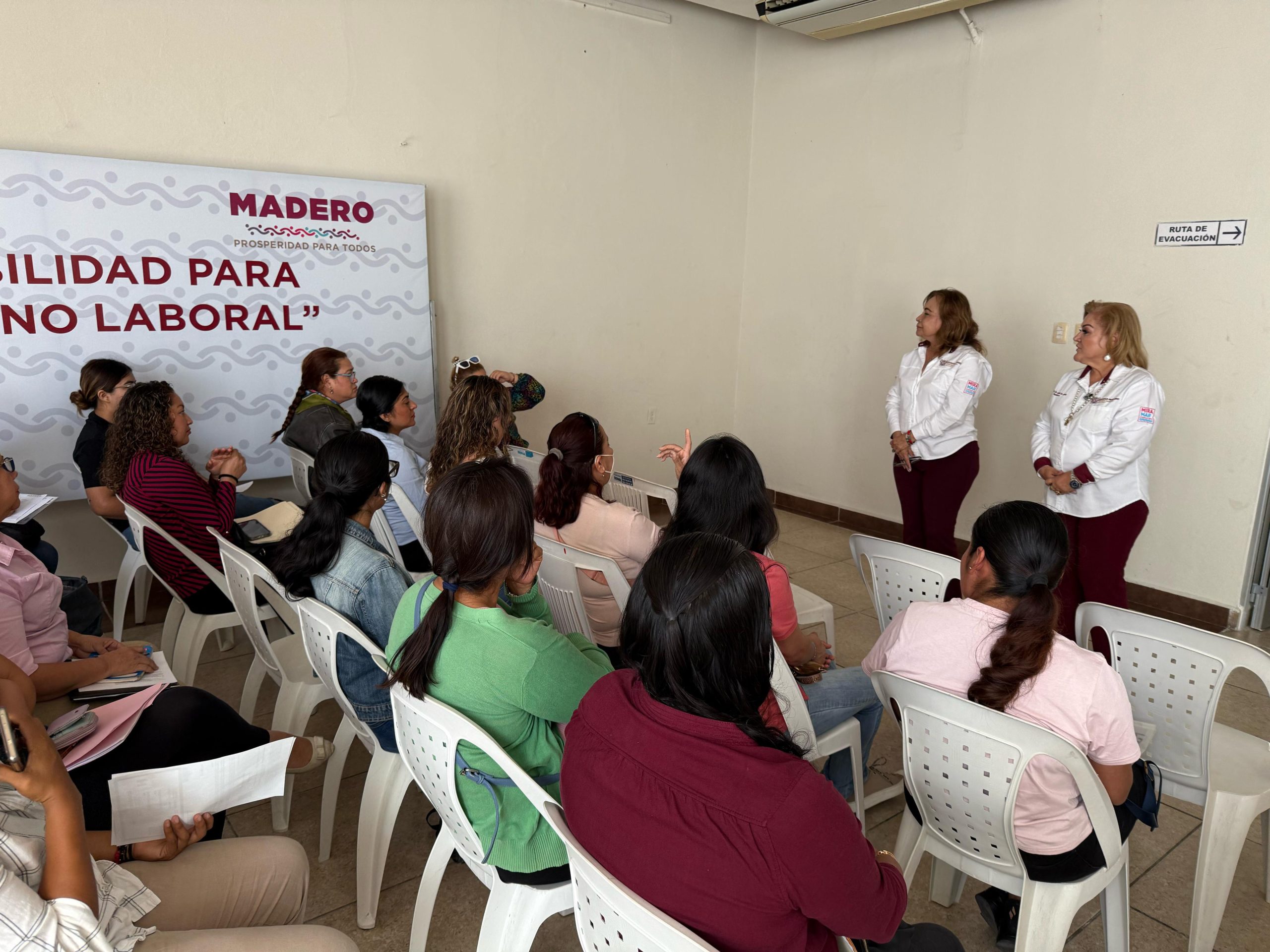 2 MUJERES