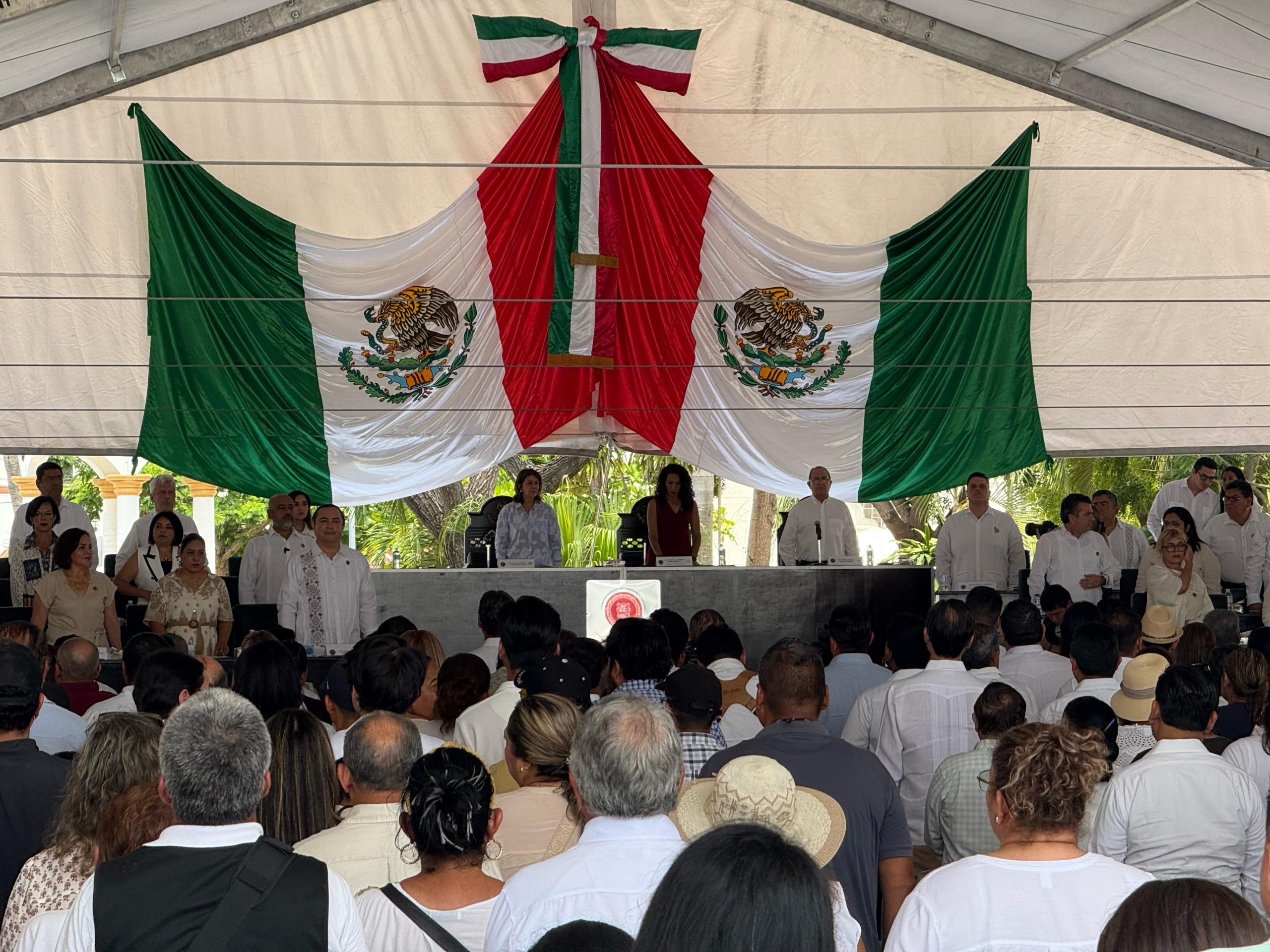 3 DIPUTADOS