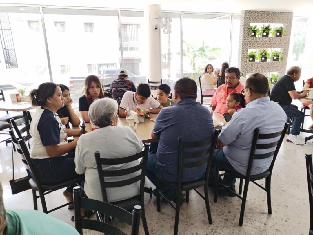 3 RESTAURANTEROS