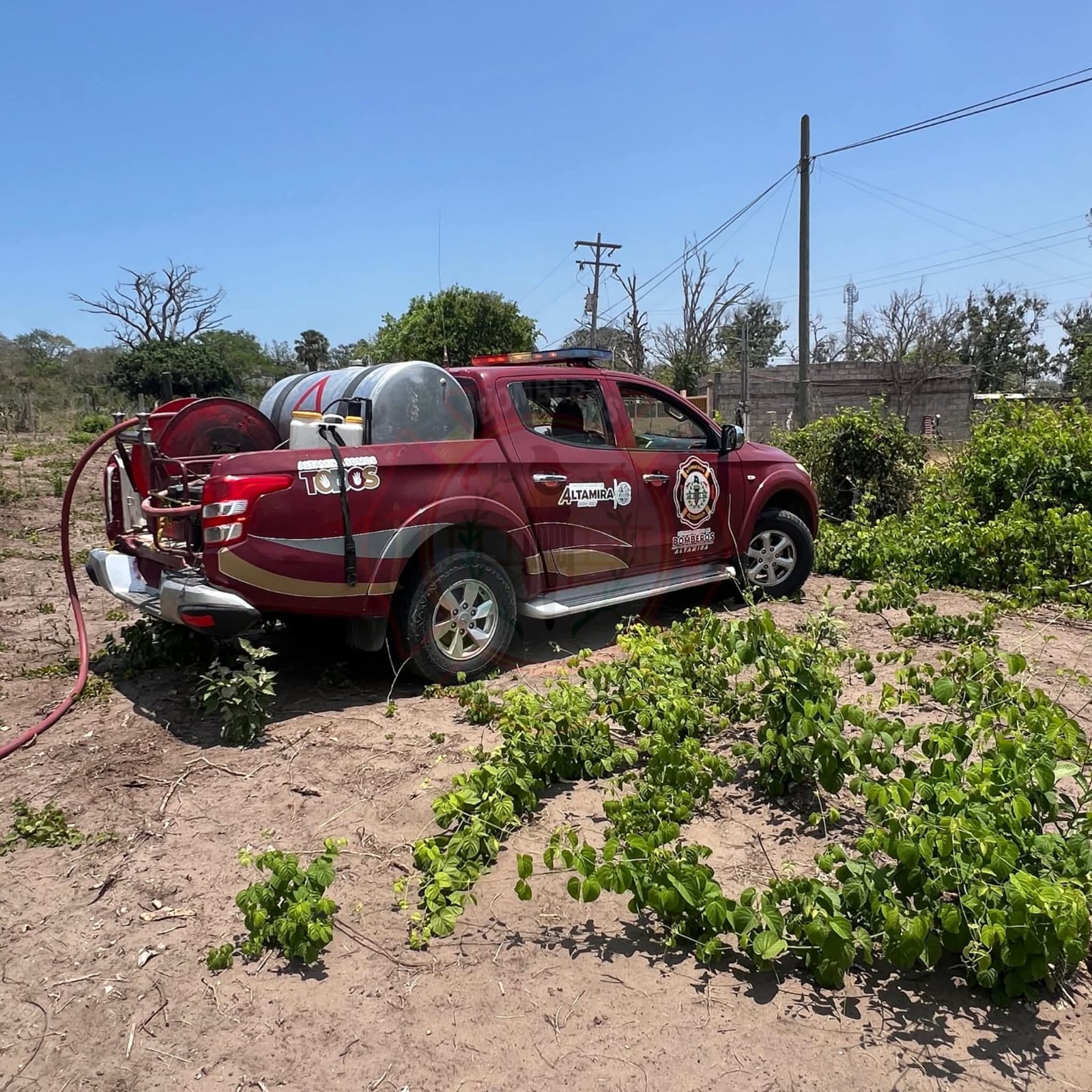 3 BOMBEROS