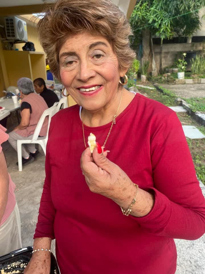 1 ABUELITOS