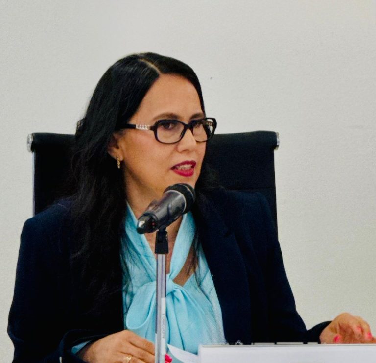 3 CONTRALORA