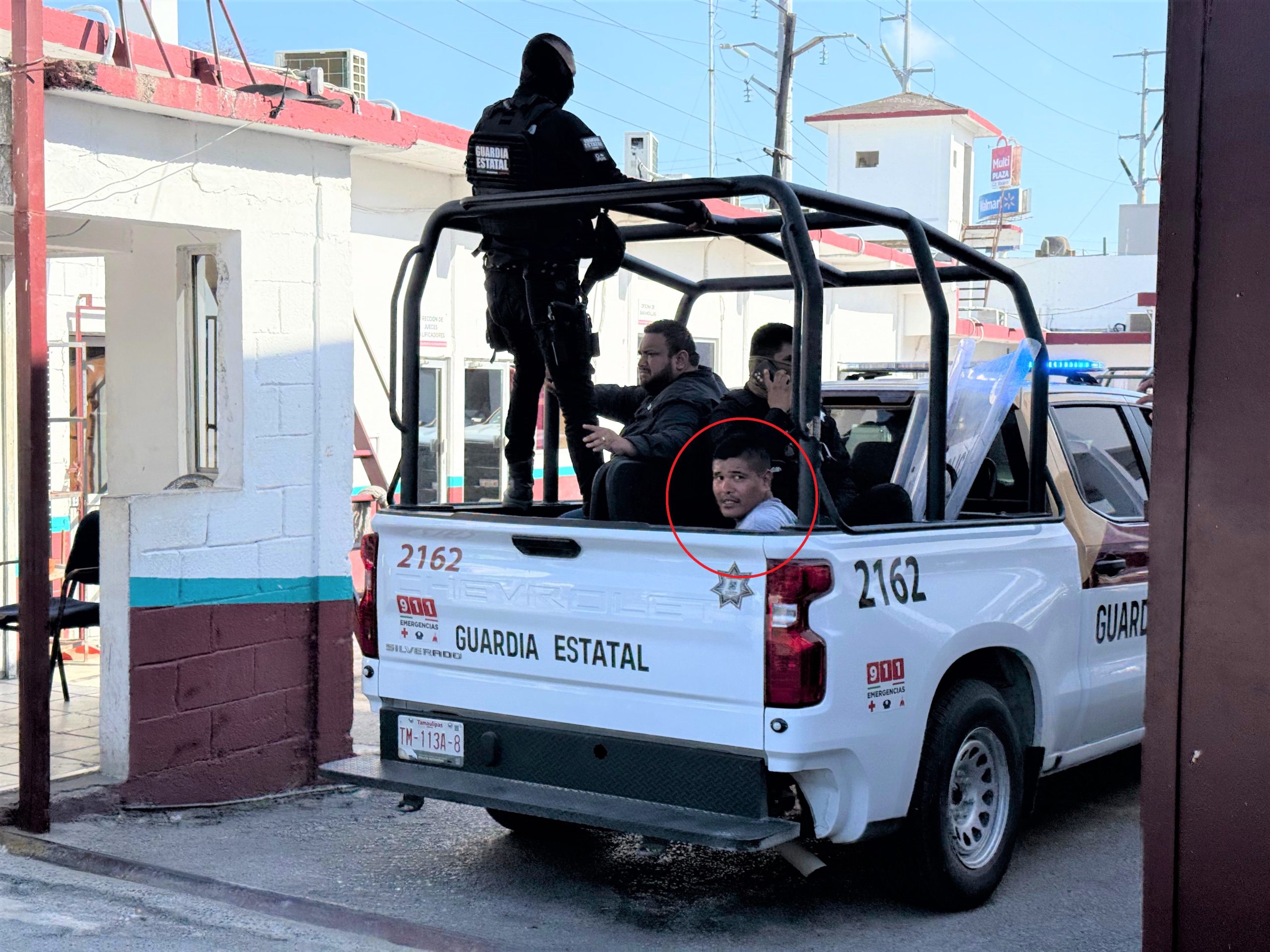 1 DETENIDOS