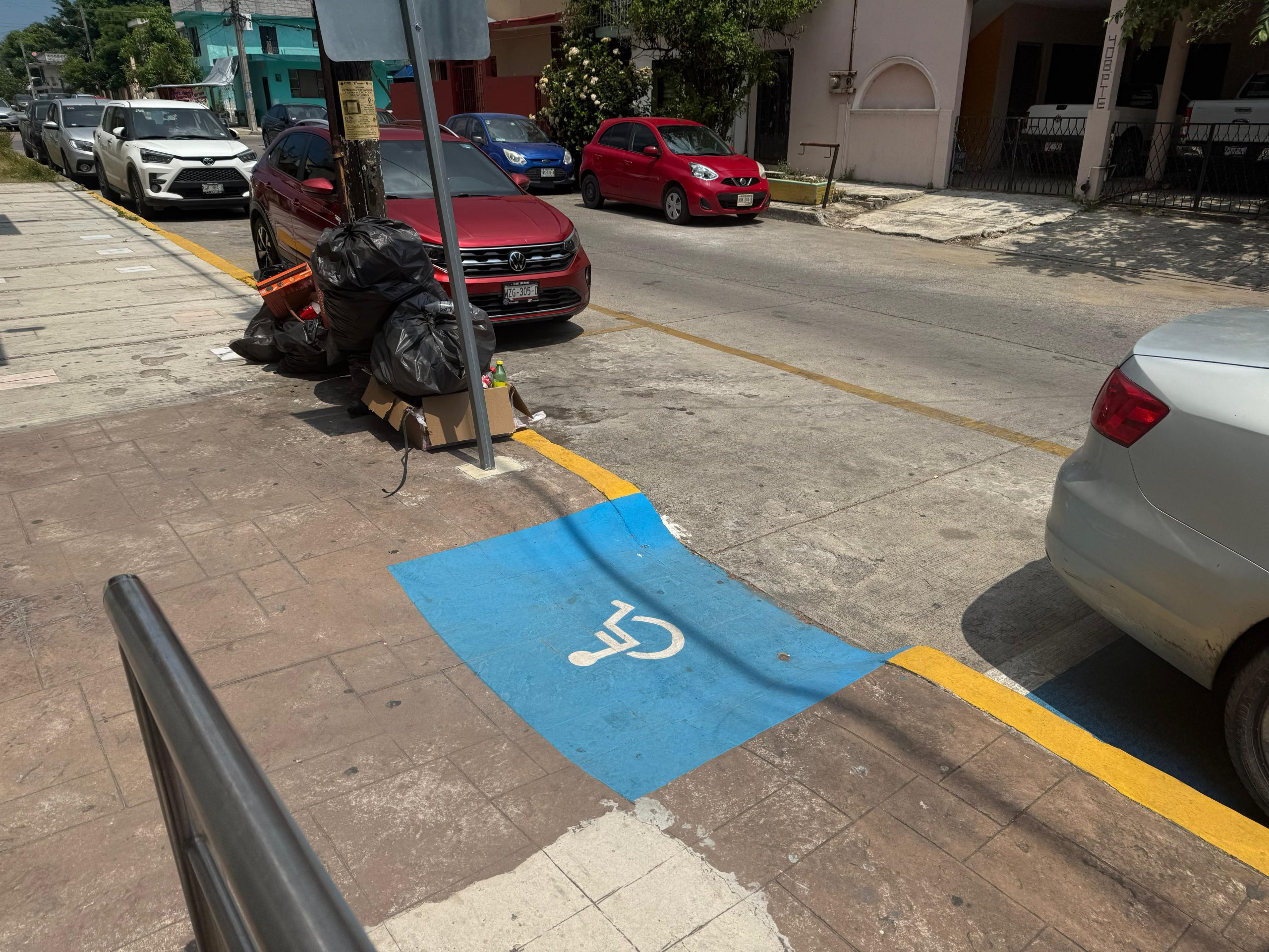 2 DISCAPACITADOS
