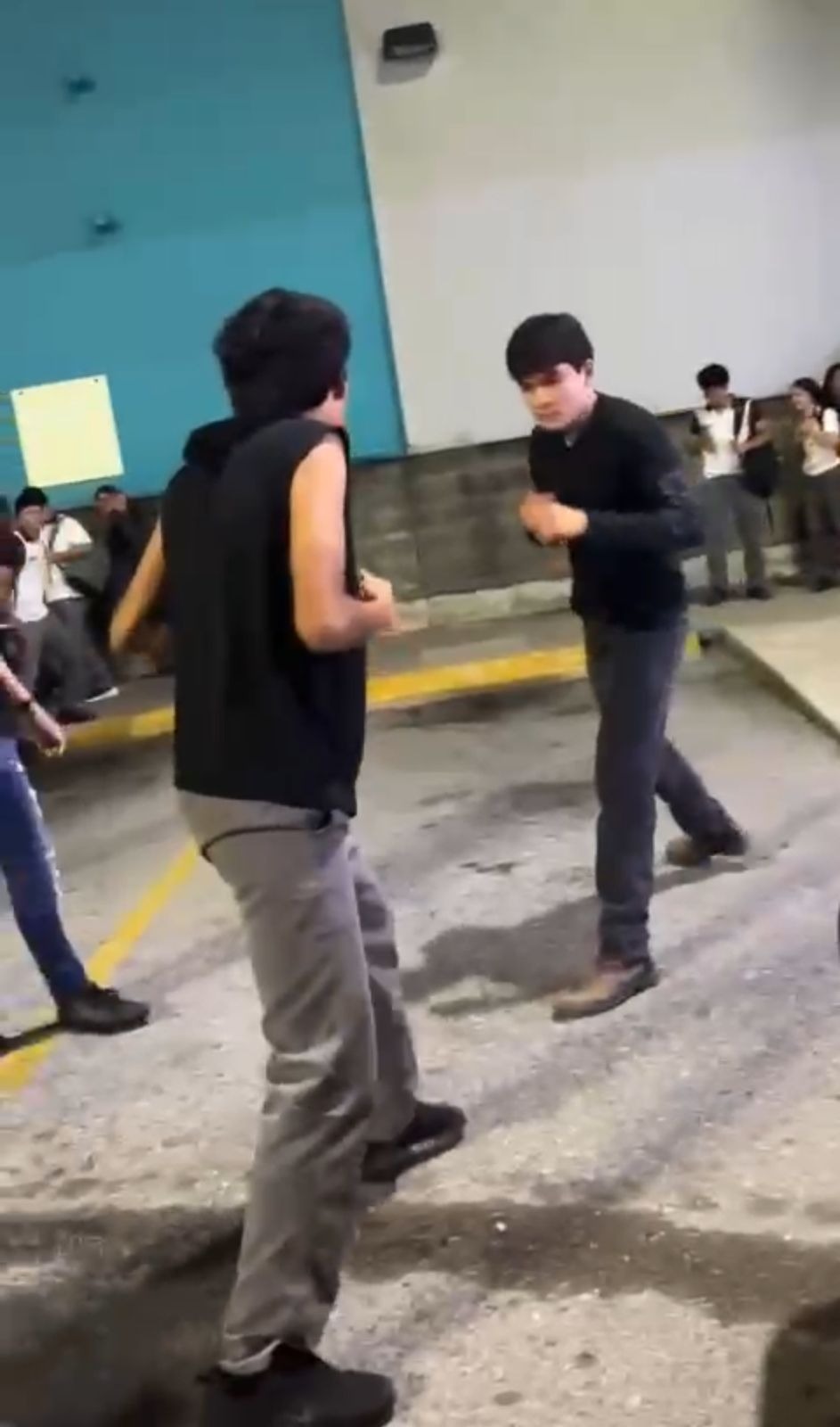 2 JOVENES