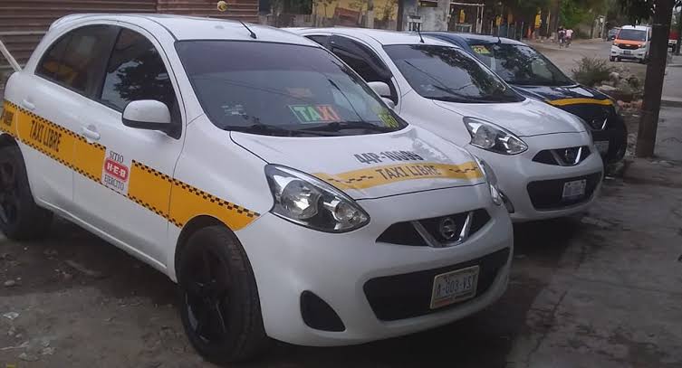 2 TAXIS