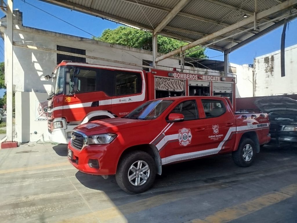 3 BOMBEROS