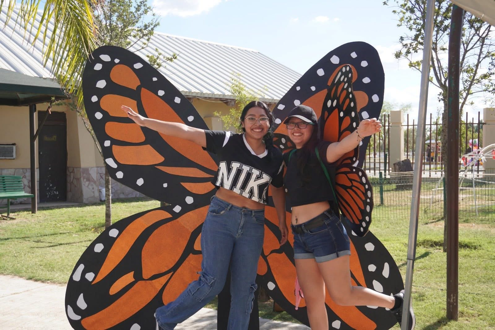 3 MARIPOSA