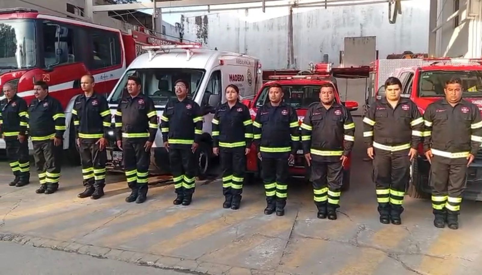 2 BOMBEROS