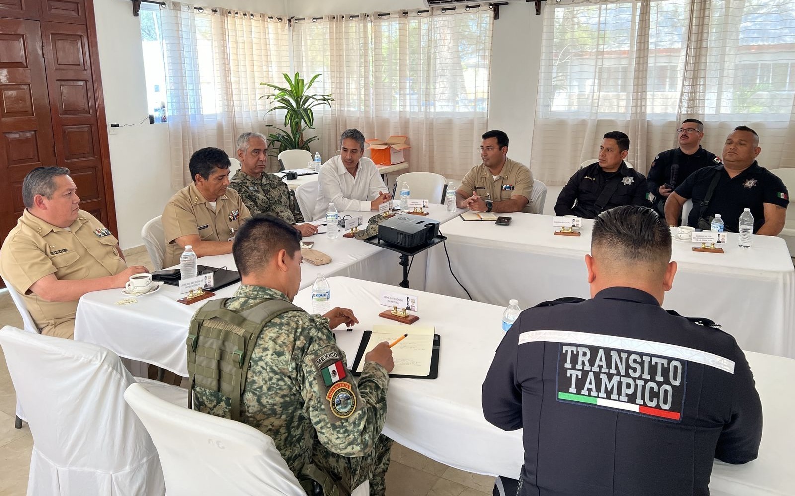 1 SEGURIDAD