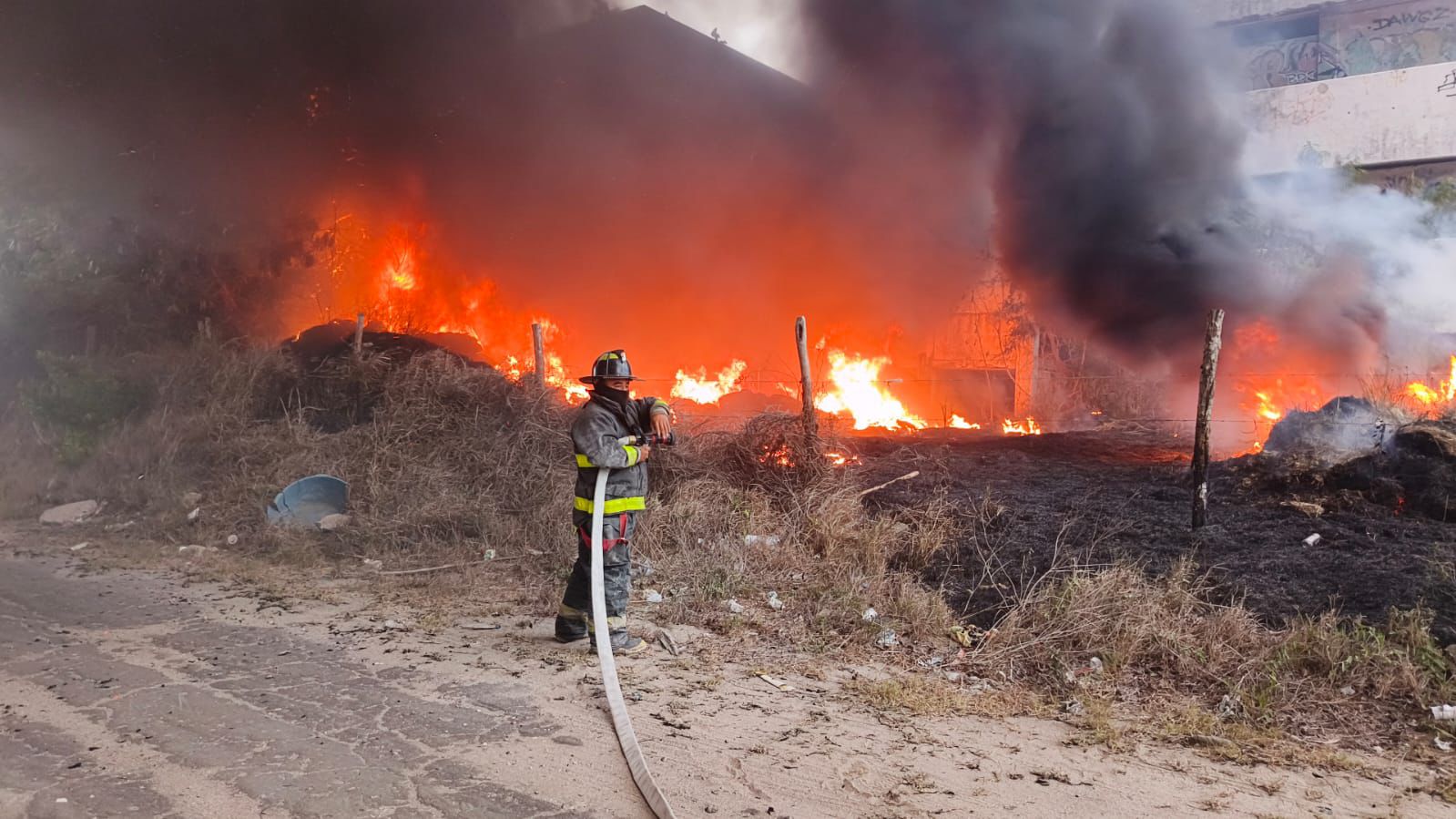 2 BOMBEROS