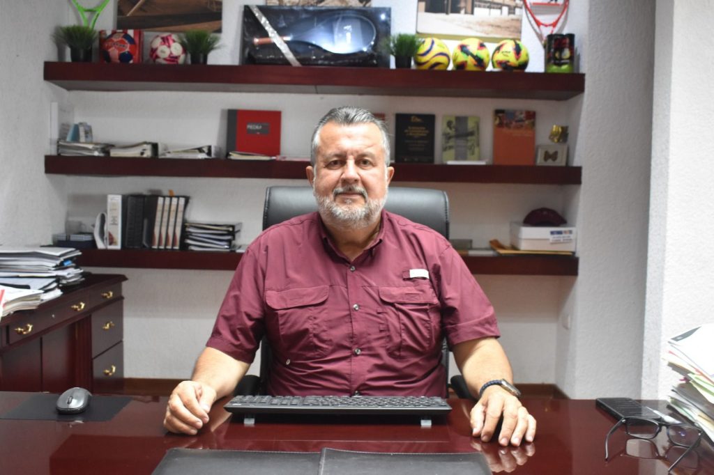 3 ESCUELAS